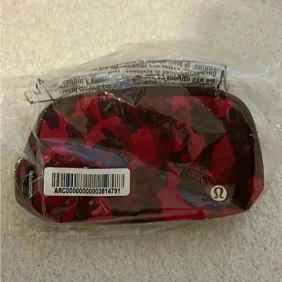 Lululemon Belt Bag New Year Rabbit Red NWT Red Rabbits - Picture 1 of 1